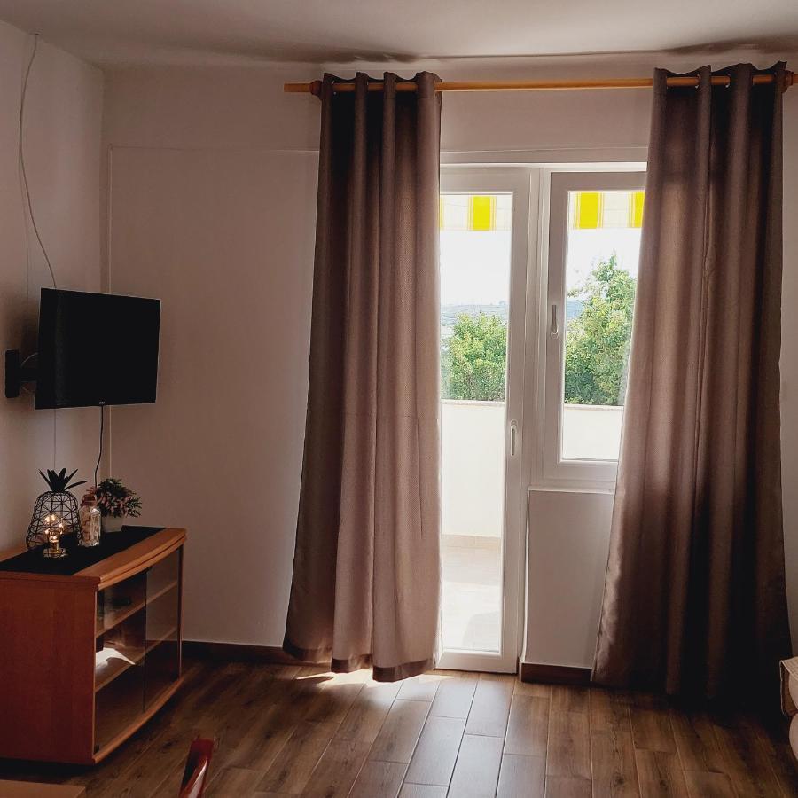 Apartments Nikola Caska Новаля Екстер'єр фото