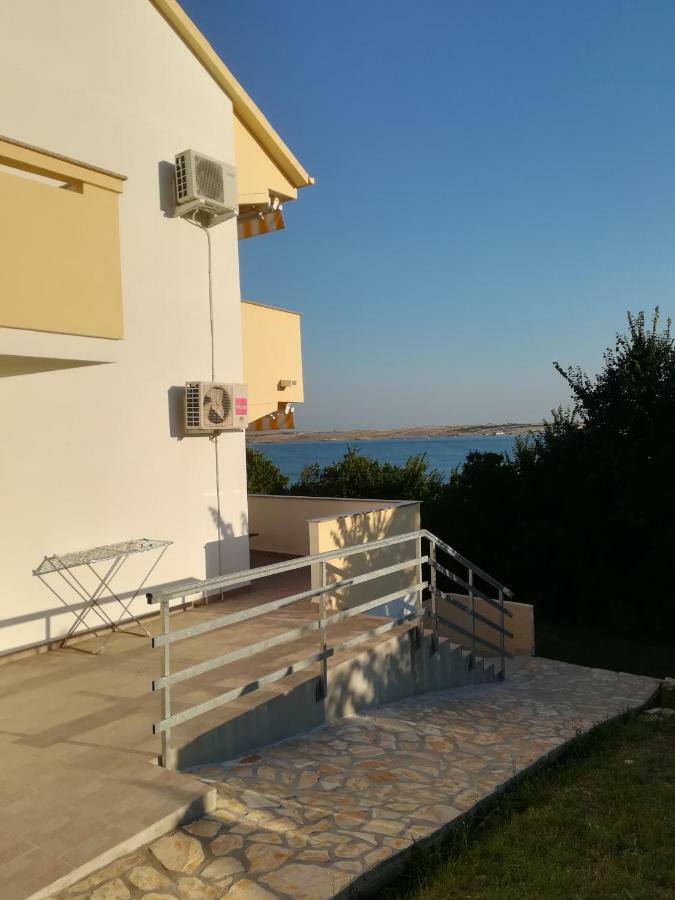 Apartments Nikola Caska Новаля Екстер'єр фото